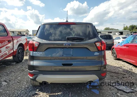 2019 Ford Escape Se z USA, uszkodzony, nr VIN 1FMCU0GD5KUC49556
